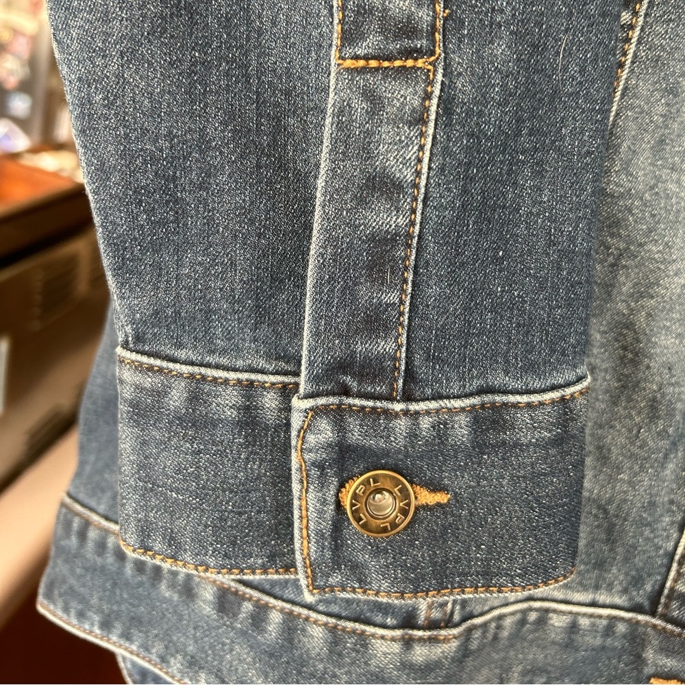 Liverpool Los Angeles, high – low shirt, jean jacket